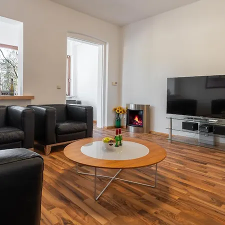 Haus 4 Jahreszeiten- Sommer Mit Terrasse Und Bio-kamin * Karlshagen