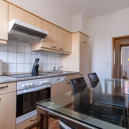 Haus 4 Jahreszeiten- Sommer Mit Terrasse Und Bio-kamin Lägenhet Karlshagen