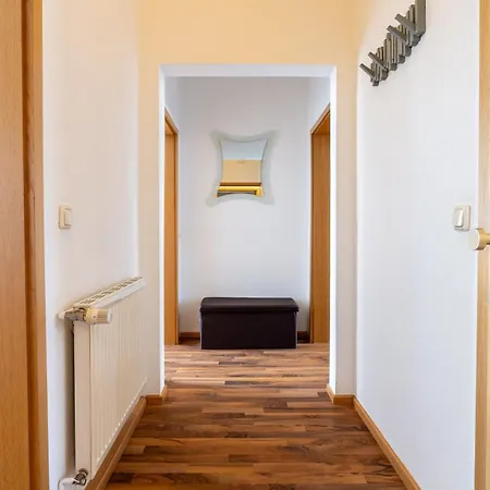 Haus 4 Jahreszeiten- Sommer Mit Terrasse Und Bio-kamin Lägenhet Karlshagen