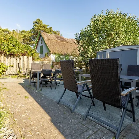 Haus 4 Jahreszeiten- Sommer Mit Terrasse Und Bio-kamin Lägenhet Karlshagen